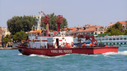 vigili del fuoco nave